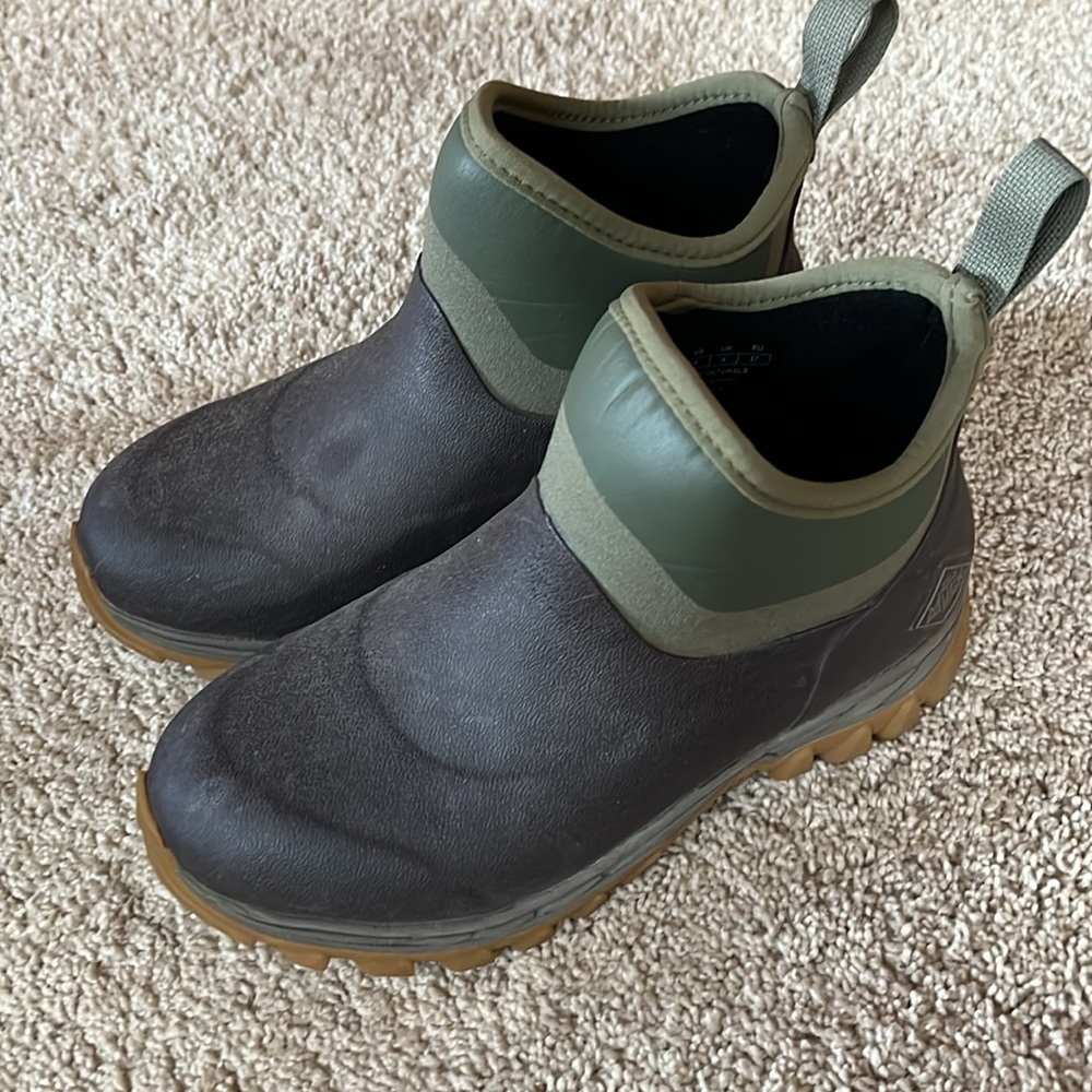 GUC Muck Boot Women’s U.S. Size 6 (EU 37) Arctic Sport II Ankle Boot